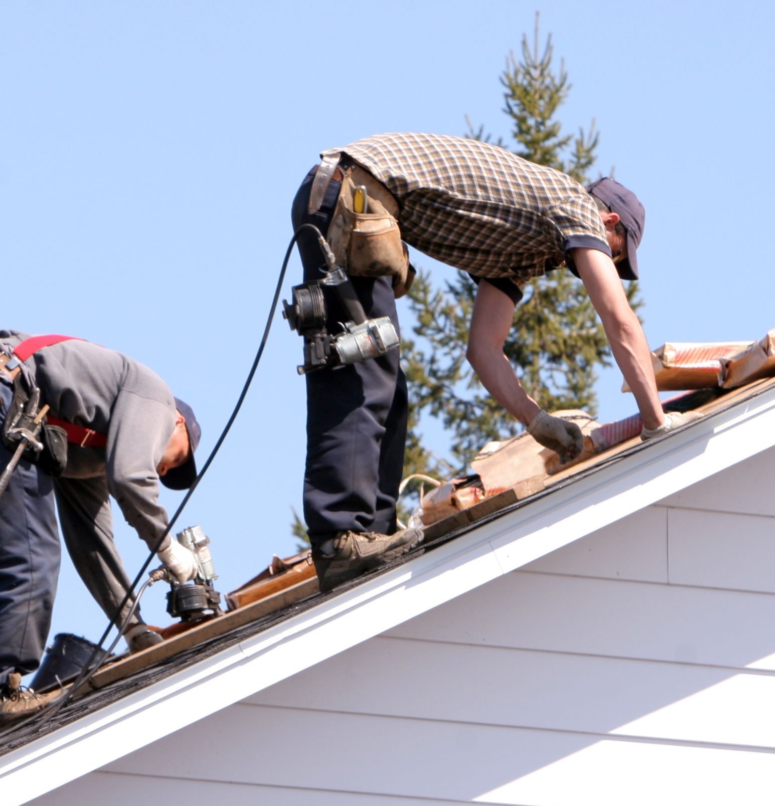 Why Cincinnati Homeowners Choose Our Roof Repair Crew