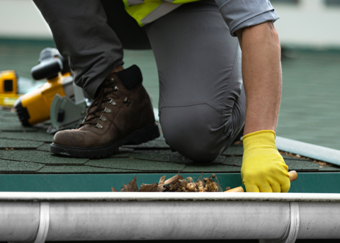 Siding and Gutter Contractor2