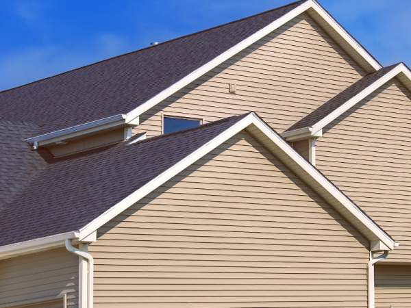 Siding and Gutter Contractor4
